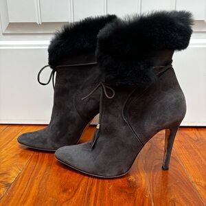 Oscar De La Renta Suede and Real Fur Heeled Ankle Booties Grey 9.5 40